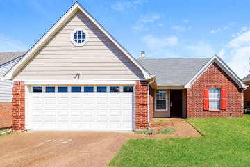 2202 STONE STREAM DR Memphis, TN 38016